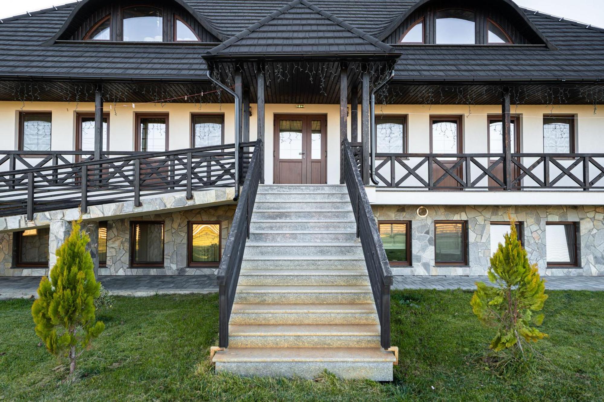 Casa Andra Hotel Siret Buitenkant foto